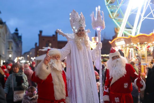 Weihnachtsmarkt schwerin eröffnung 2025